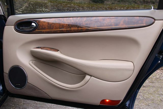 Thumbnail von Jaguar Daimler Super V8 Long Version 3 Years Warranty