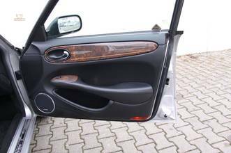 Thumbnail von Jaguar Daimler V8 длинная версия 3 года гарантии