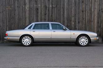 Thumbnail von Jaguar Daimler V8 длинная версия 3 года гарантии