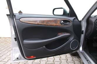 Thumbnail von Jaguar Daimler V8 длинная версия 3 года гарантии