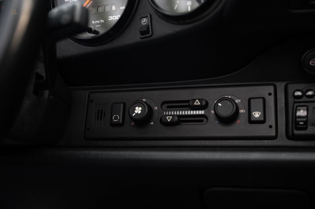 Thumbnail von Porsche 993 C2 Cabriolet 272PS | Porsche Scheckh | BRD