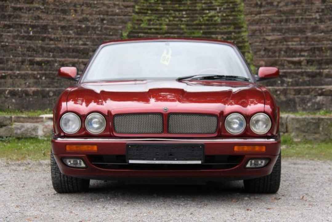 Jaguar XJR 3 yıl garanti ile mükemmel durumda