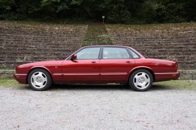 Thumbnail von Jaguar XJR z 3-letnią gwarancją, doskonały stan