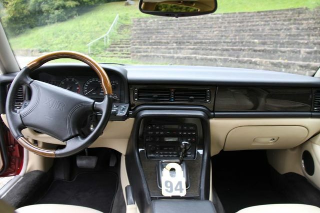 Thumbnail von Jaguar XJR z 3-letnią gwarancją, doskonały stan