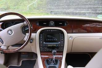 Thumbnail von Jaguar top-maintained XJR with 3 years warranty