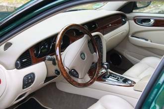 Thumbnail von Jaguar top-maintained XJR with 3 years warranty