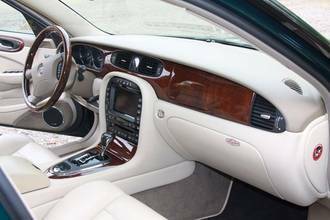 Thumbnail von Jaguar top-maintained XJR with 3 years warranty