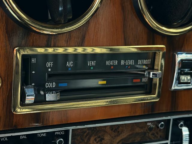 Thumbnail von Other Stutz II Blackhawk V8 Torino 24K Gold