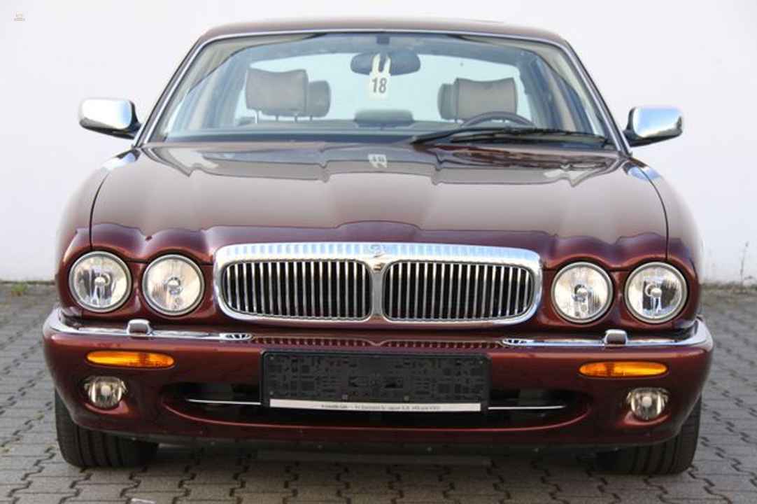 Jaguar Daimler Super V8 Uzun Versiyon 1 Yıl Garanti