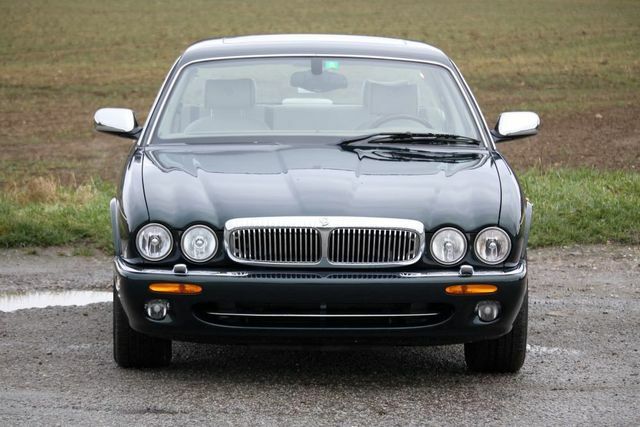Jaguar Daimler V8 versión larga 3 años de garantía