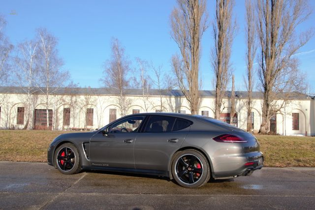 Thumbnail von Porsche Panamera GTS, 2 años Approved, LED, en excelente estado