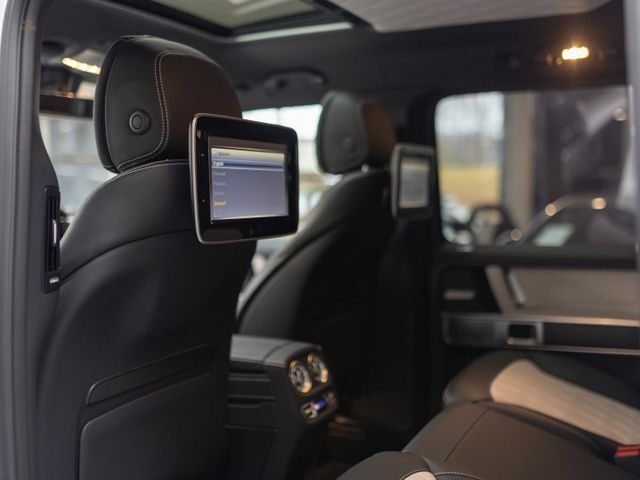 Thumbnail von Mercedes-Benz G 500 Final Edition white 1 of 500 :-)