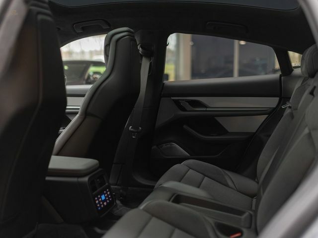 Thumbnail von Porsche Taycan Turbo S,Carbon,Keramik,Pano,Nachtsicht,21