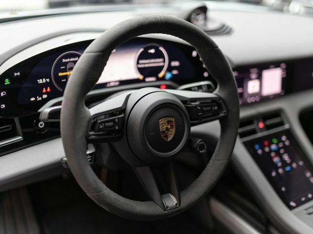 Thumbnail von Porsche Taycan Turbo S,Carbon,Keramik,Pano,Nachtsicht,21