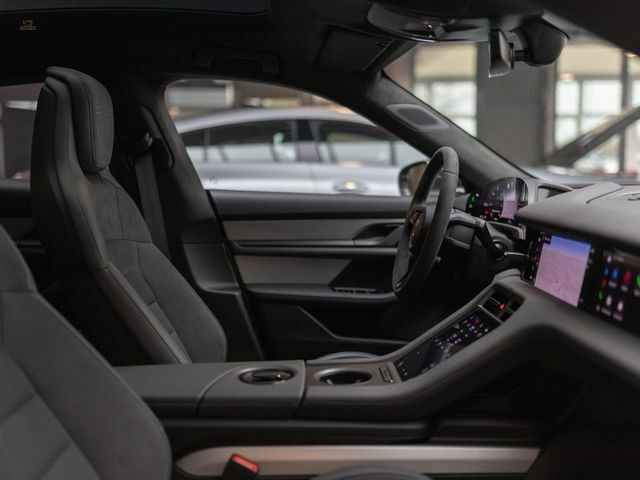 Thumbnail von Porsche Taycan Turbo S,Carbon,Keramik,Pano,Nachtsicht,21