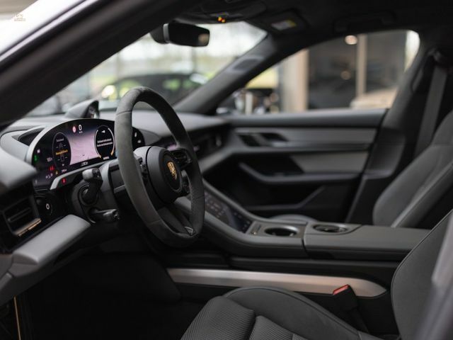 Thumbnail von Porsche Taycan Turbo S,Carbon,Keramik,Pano,Nachtsicht,21