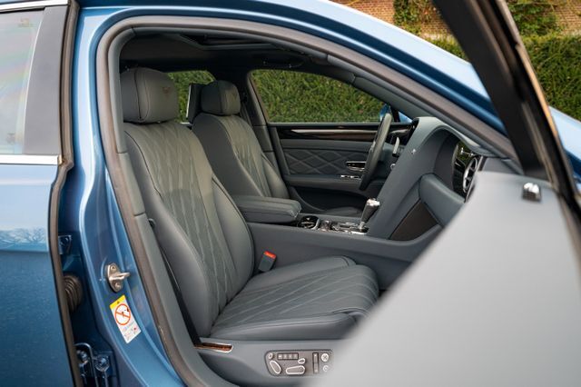 Thumbnail von Bentley Flying Spur V8 Mulliner |FontKino|ACC|Massa|Kame