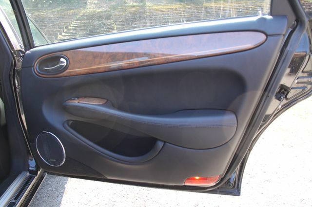 Thumbnail von Jaguar Daimler Super V8 длинная версия 3 года гарантии