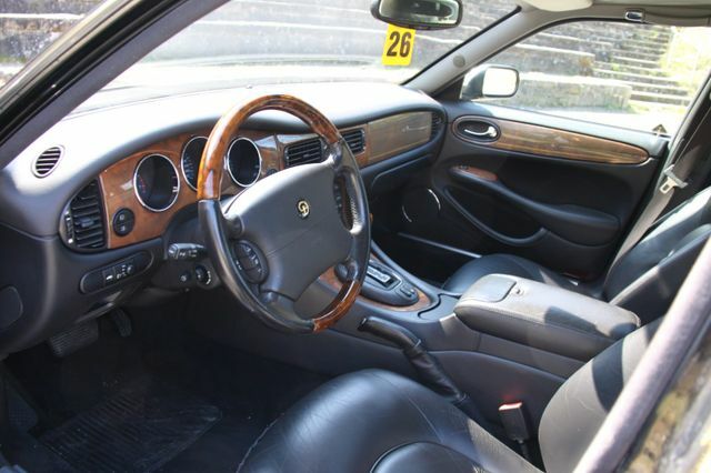 Thumbnail von Jaguar Daimler Super V8 длинная версия 3 года гарантии