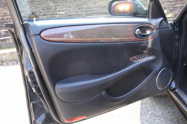 Thumbnail von Jaguar Daimler Super V8 длинная версия 3 года гарантии