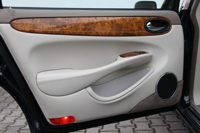 Thumbnail von Jaguar Daimler V8 Langversion  3 Jahre Garantie