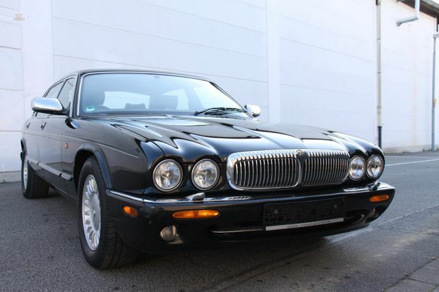 Thumbnail von Jaguar Daimler V8 versione lunga 3 anni di garanzia
