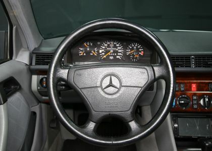 Thumbnail von Mercedes E 280 T