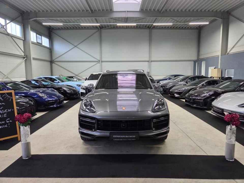 ポルシェ カイエン ターボ／シート空調／ソフトクローズ／PDLS+／*700€