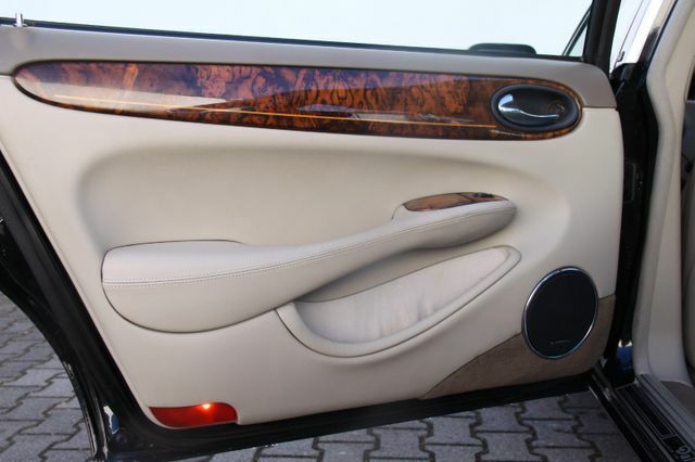 Thumbnail von Jaguar Daimler Super V8 Langversion  3 Jahre Garantie