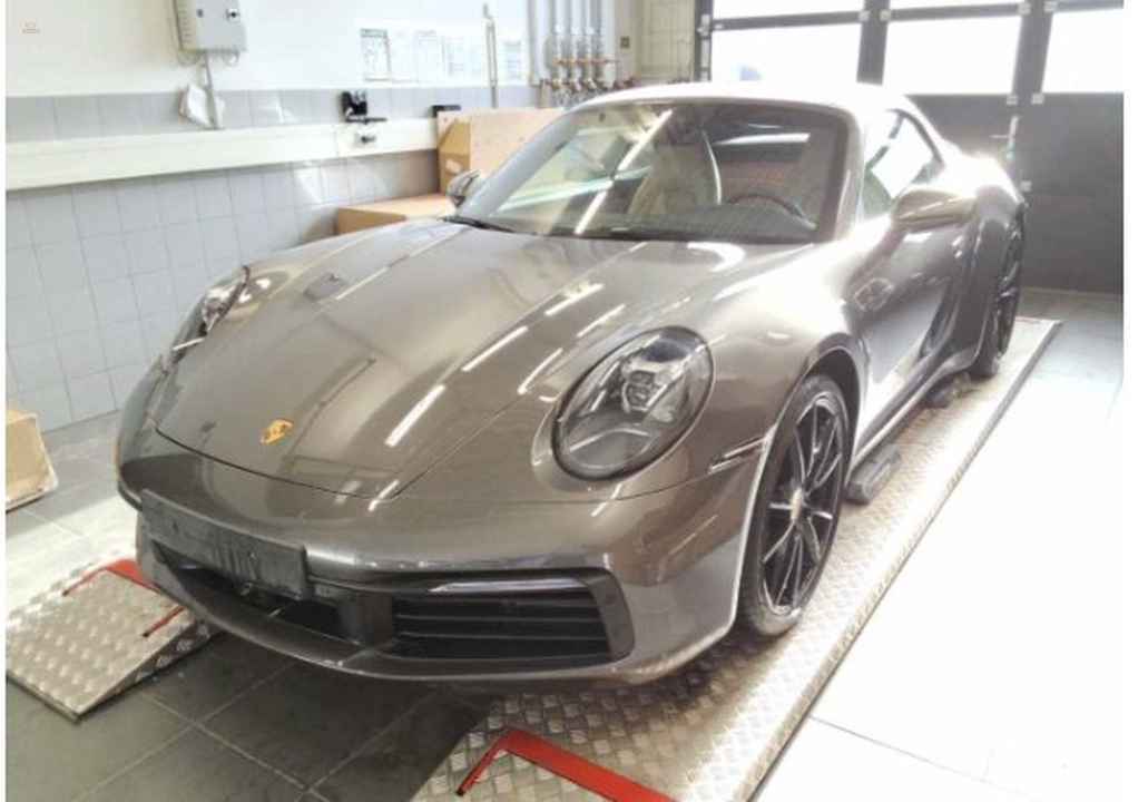 Porsche 992 Carrera 4 Cabriolet