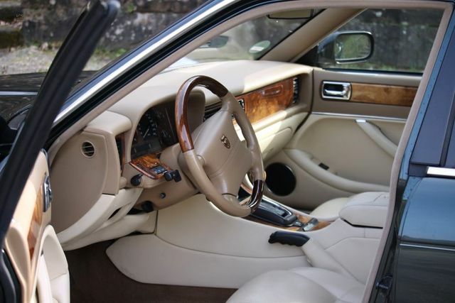 Thumbnail von Jaguar Top gepflegter Jaguar X300 mit 3 Jahre Garantie