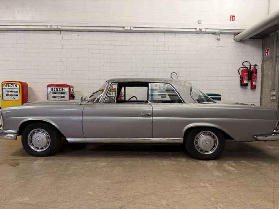 Mercedes-Benz 250 SE