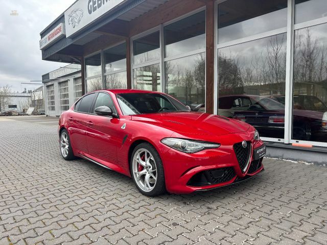 Alfa Romeo Giulia Quadrifoglio Akrapovic Sparco Carbon Seat