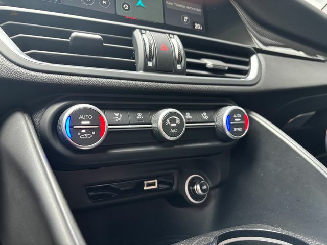 Thumbnail von Alfa Romeo Giulia Quadrifoglio Akrapovic Sparco Carbon Seat