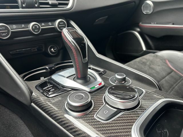 Thumbnail von Alfa Romeo Giulia Quadrifoglio Akrapovic Sparco Carbon Seat