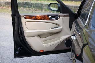 Thumbnail von Jaguar Gepflegter XJR mit 1 Jahr Garantie