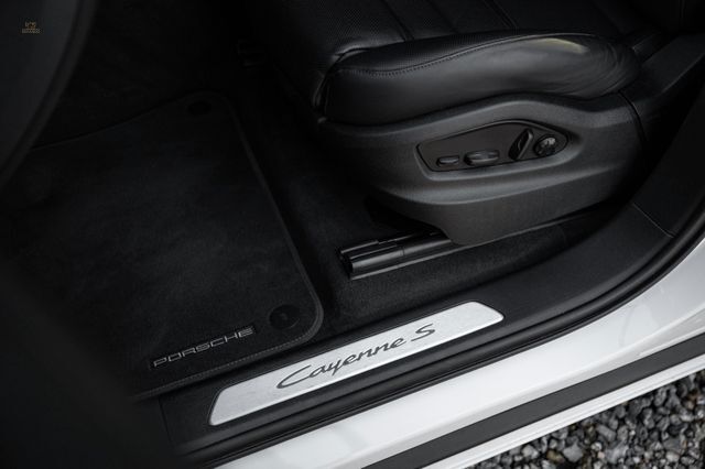 Thumbnail von Porsche Cayenne S E-H  SportDesign|Burmester|SiKlima|SAG