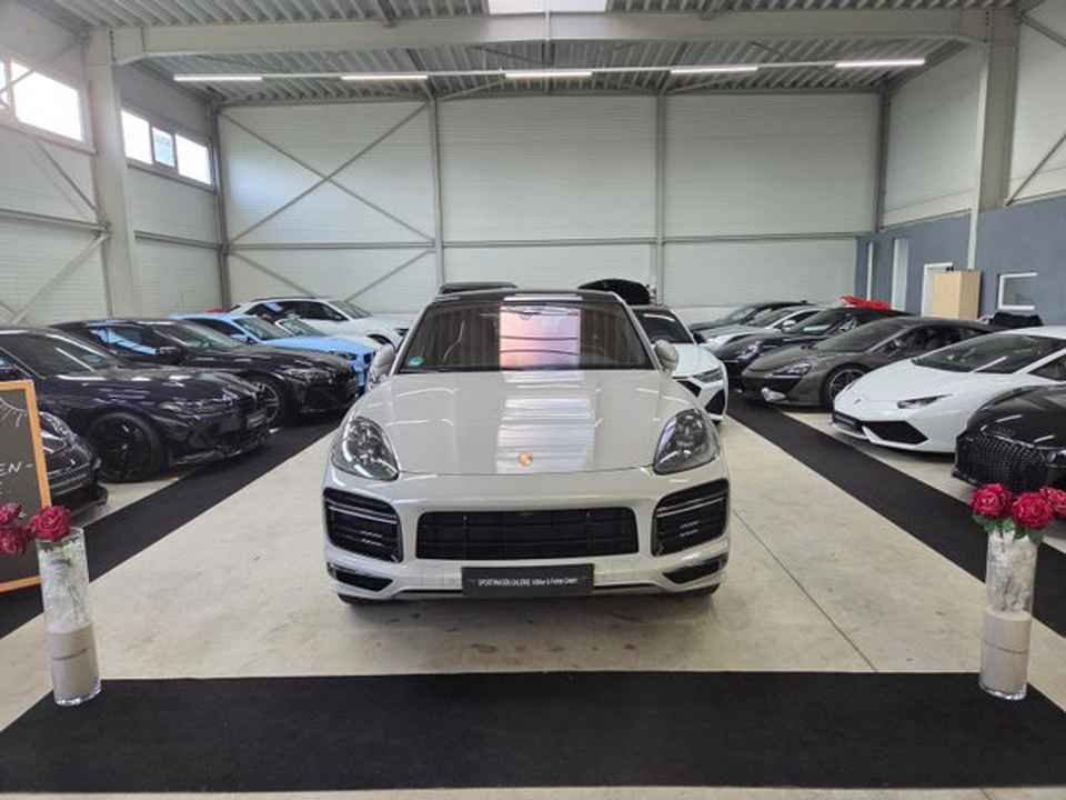 Porsche Cayenne Turbo /2. runda/PDLS+/Bose/360/Pano/*878€