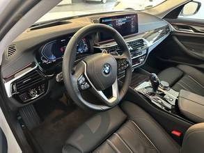 Thumbnail von BMW 530 E LUXURY LINE*DERİ*NAVİGASYON*HEAD UP*BT*MFL*LED*