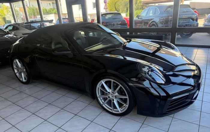 Porsche 911 (992) Cabrio Kamera Sportabgas eSportsitze
