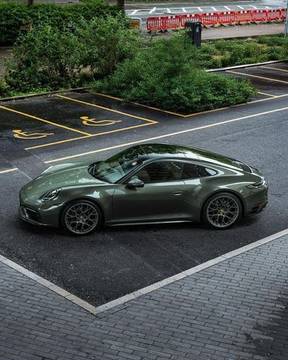 Porsche 992 Carrera 4 /Rückfahrkamera/Schiebdach/*840€
