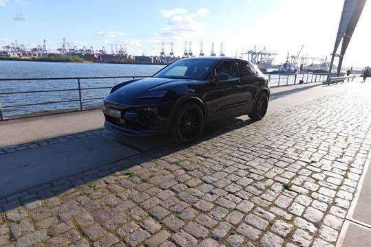 Porsche Macan Electric 4