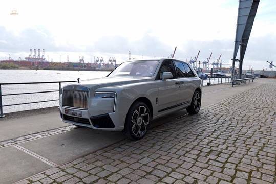 Rolls-Royce Cullian Black Badge 4 Seats I Starlight I TV I Massage Seats