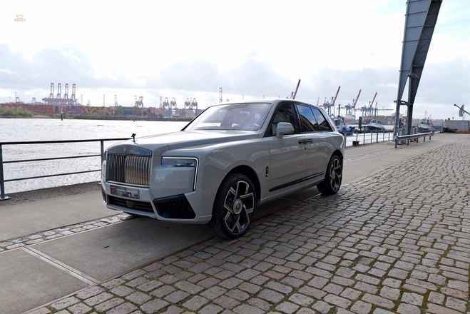 Rolls-Royce Cullian Black Badge 4 Kişilik I Starlight I TV I Masaj Koltukları
