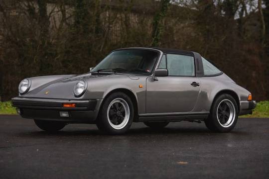 Porsche 911 Carrera Targa