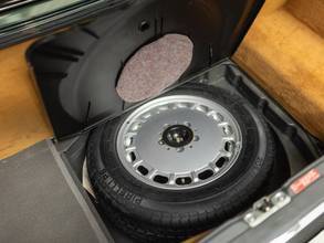 Thumbnail von Mercedes-Benz 560 SL R107 OrigKM,seit 20 Jahre Sammlung,WGA 2+