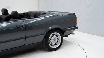 Thumbnail von BMW 325i Cabriolet '88