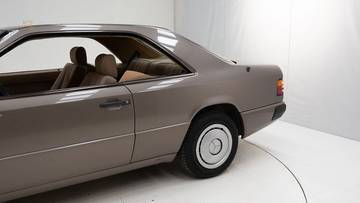 Thumbnail von Mercedes-Benz 230 CE '88