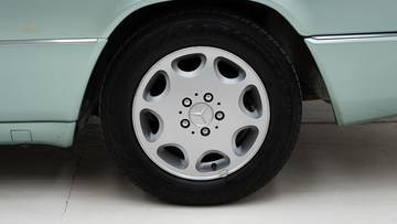 Thumbnail von Mercedes-Benz 300 CE '92