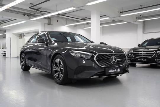 Mercedes-Benz E 220 d ! MODELL 2026 ! PANORAMA / KEYLESS GO ++